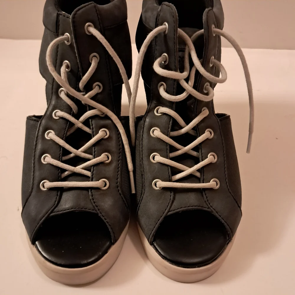 Lacoste Sneakers Peep Toe Wedges Women's 7.5/8 Gray Leather Platform Comfort